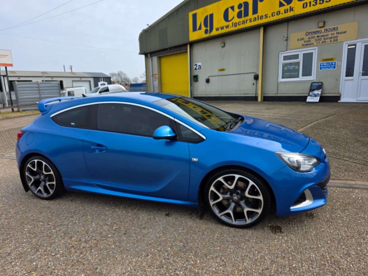 A 2014 VAUXHALL ASTRA GTC 2.0T VXR Coupe 3dr Petrol Manual Euro 5 (s/s) (280 ps) A 2014 VAUXHALL ASTRA GTC 2.0T VXR Coupe 3dr Petrol Manual Euro 5 (s/s) (280 ps)