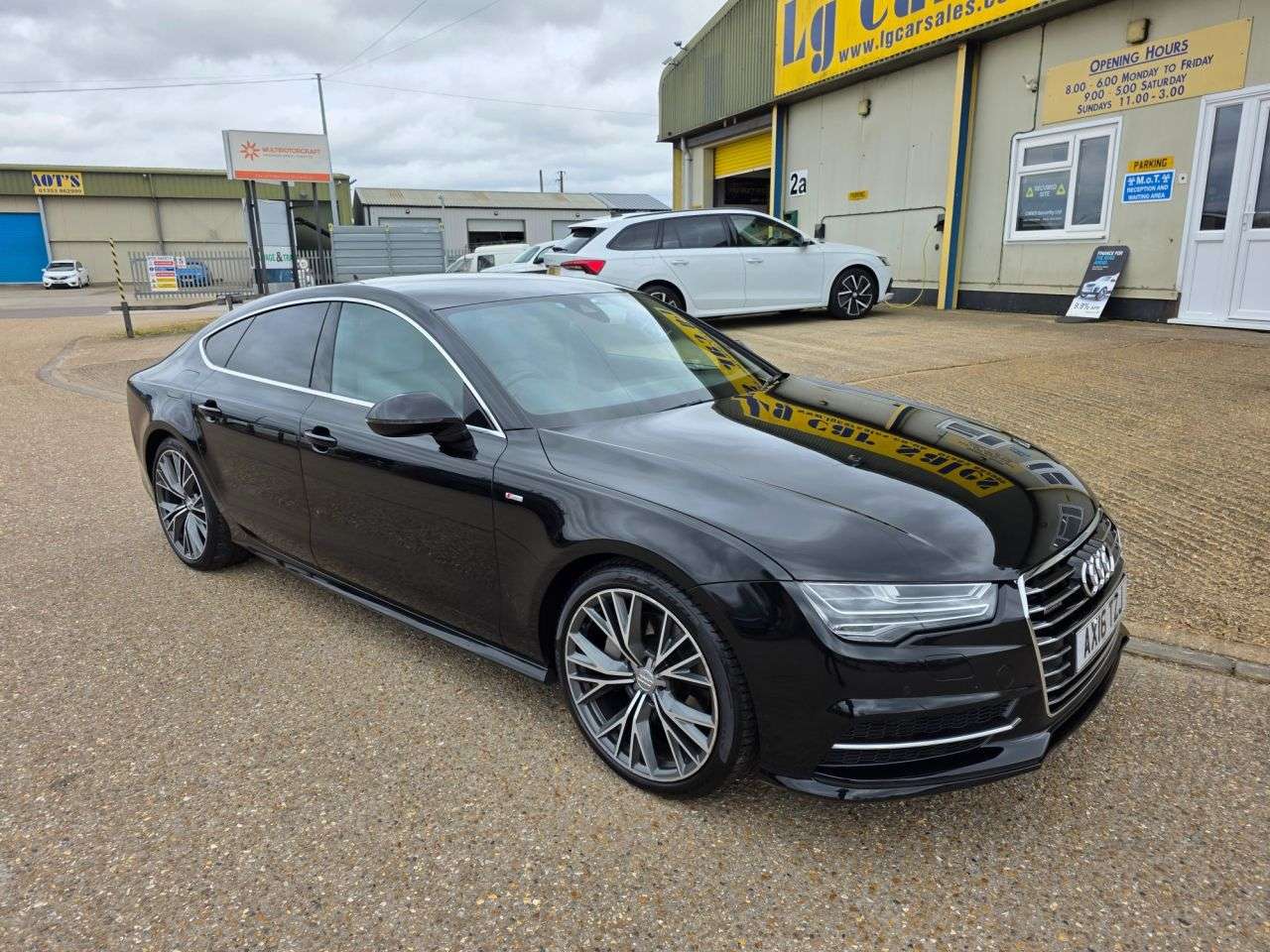 A 2016 AUDI A7 3.0 TDI V6 S line Sportback 5dr Diesel S Tronic quattro Euro 6 (s/s) (272 p A 2016 AUDI A7 3.0 TDI V6 S line Sportback 5dr Diesel S Tronic quattro Euro 6 (s/s) (272 p