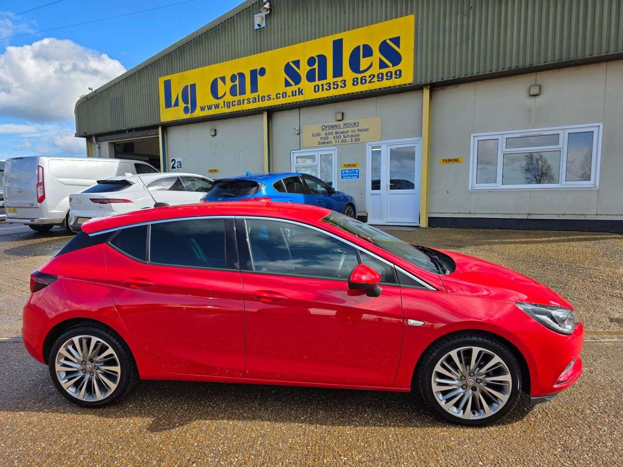 A 2019 VAUXHALL ASTRA 1.4i Turbo Griffin Hatchback 5dr Petrol Manual Euro 6 (s/s) (150 ps) A 2019 VAUXHALL ASTRA 1.4i Turbo Griffin Hatchback 5dr Petrol Manual Euro 6 (s/s) (150 ps)