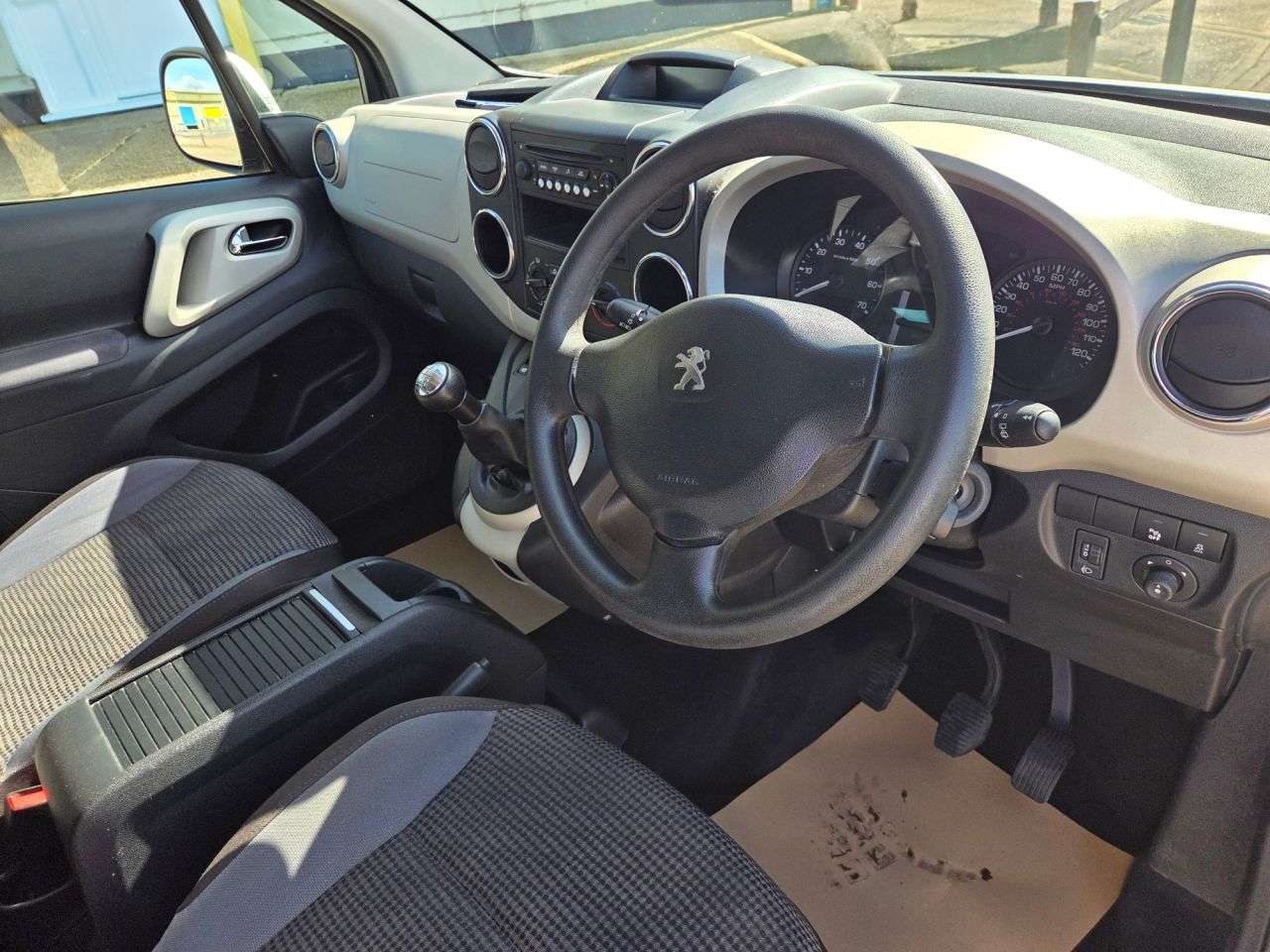 2014 PEUGEOT PARTNER TEPEE 2014 PEUGEOT PARTNER TEPEE