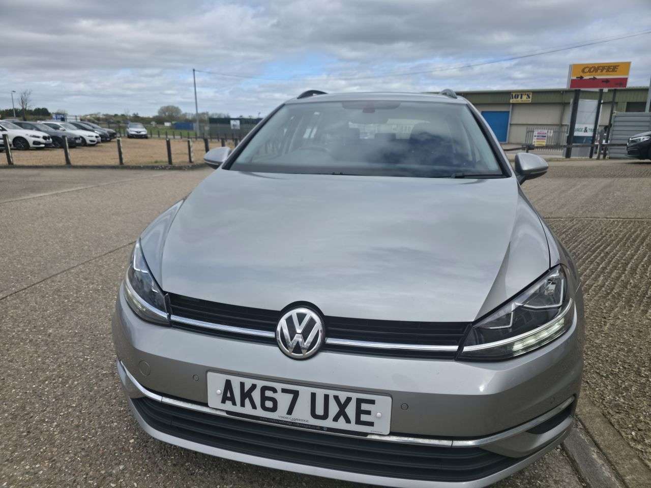 A 2017 VOLKSWAGEN GOLF 1.6 TDI SE Estate 5dr Diesel Manual Euro 6 (s/s) (115 ps) A 2017 VOLKSWAGEN GOLF 1.6 TDI SE Estate 5dr Diesel Manual Euro 6 (s/s) (115 ps)