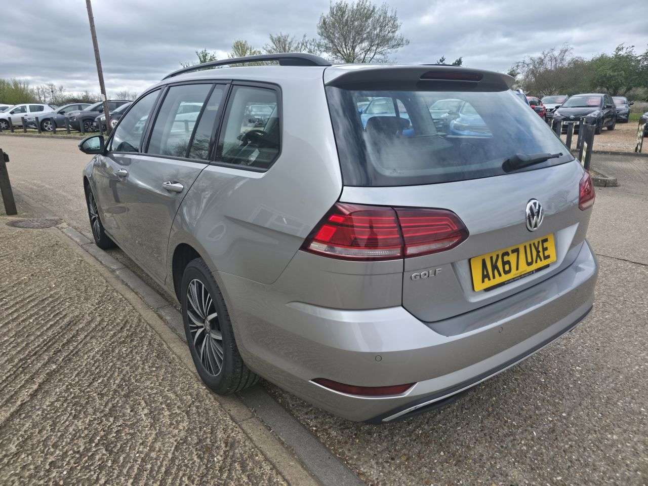 2017 VOLKSWAGEN GOLF 2017 VOLKSWAGEN GOLF