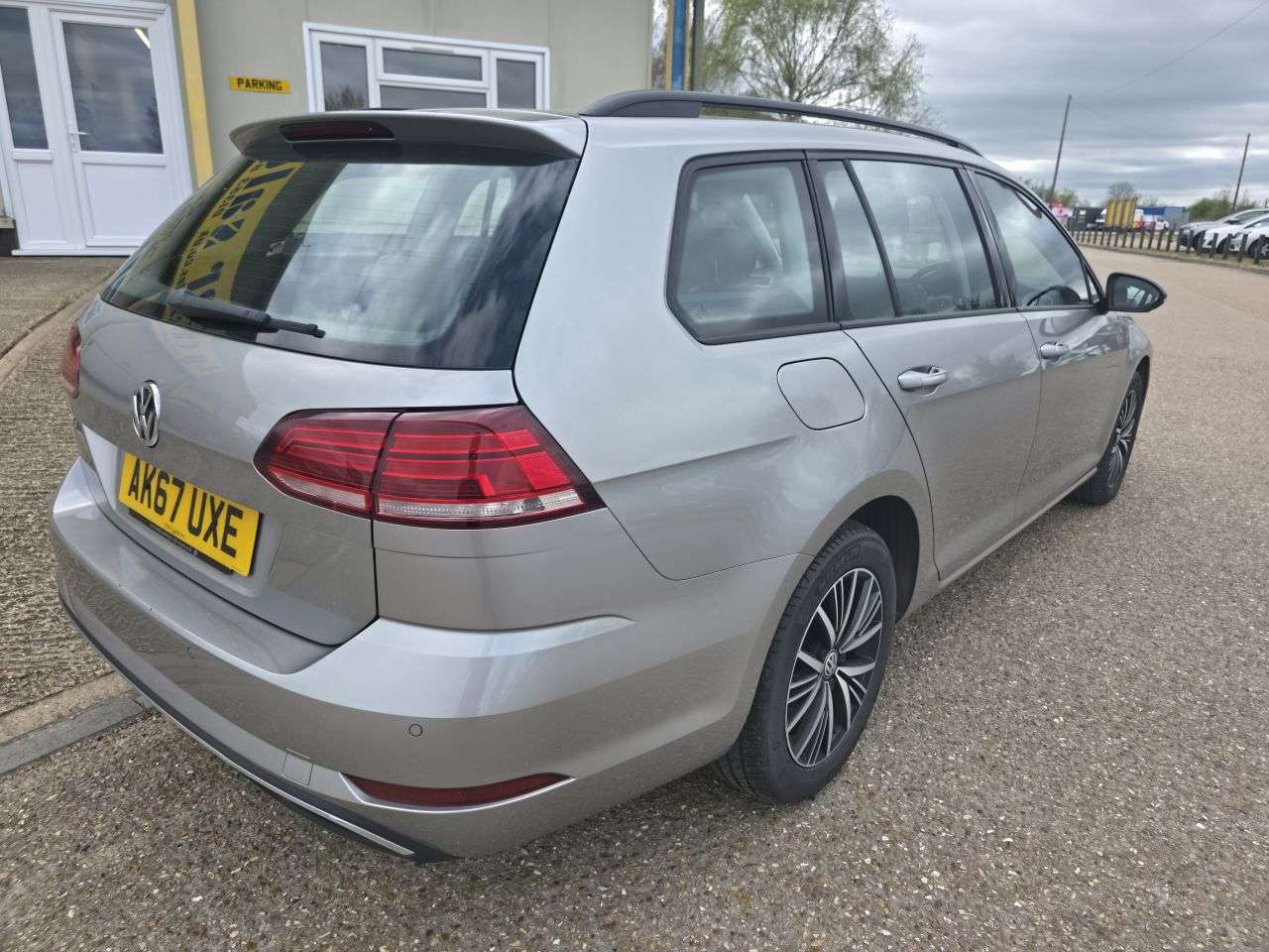 2017 VOLKSWAGEN GOLF 2017 VOLKSWAGEN GOLF