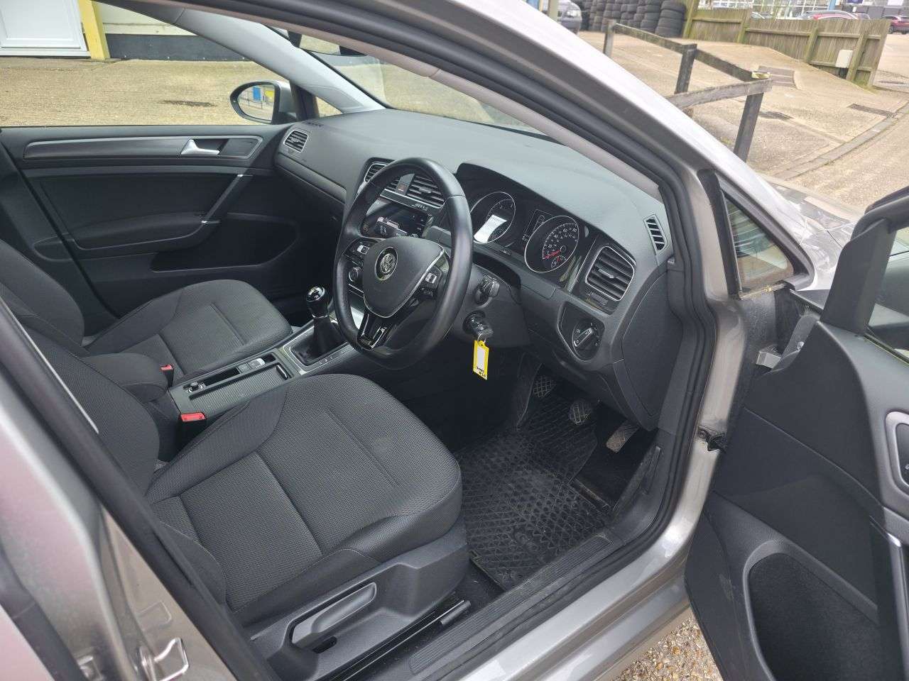 2017 VOLKSWAGEN GOLF 2017 VOLKSWAGEN GOLF