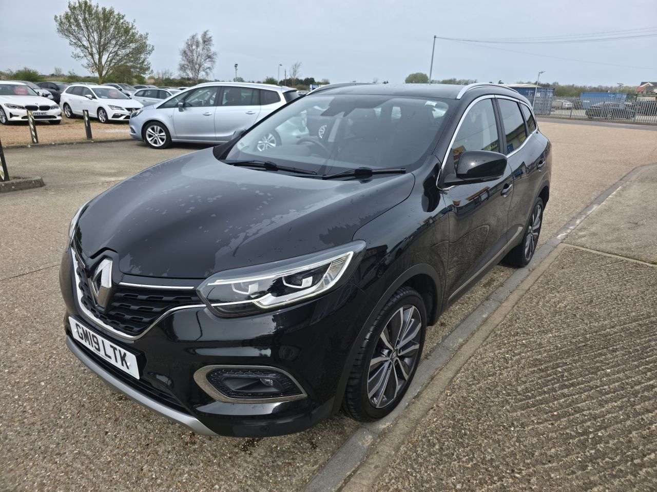 A 2019 RENAULT KADJAR 1.5 Blue dCi S Edition SUV 5dr Diesel Manual Euro 6 (s/s) (115 ps) A 2019 RENAULT KADJAR 1.5 Blue dCi S Edition SUV 5dr Diesel Manual Euro 6 (s/s) (115 ps)