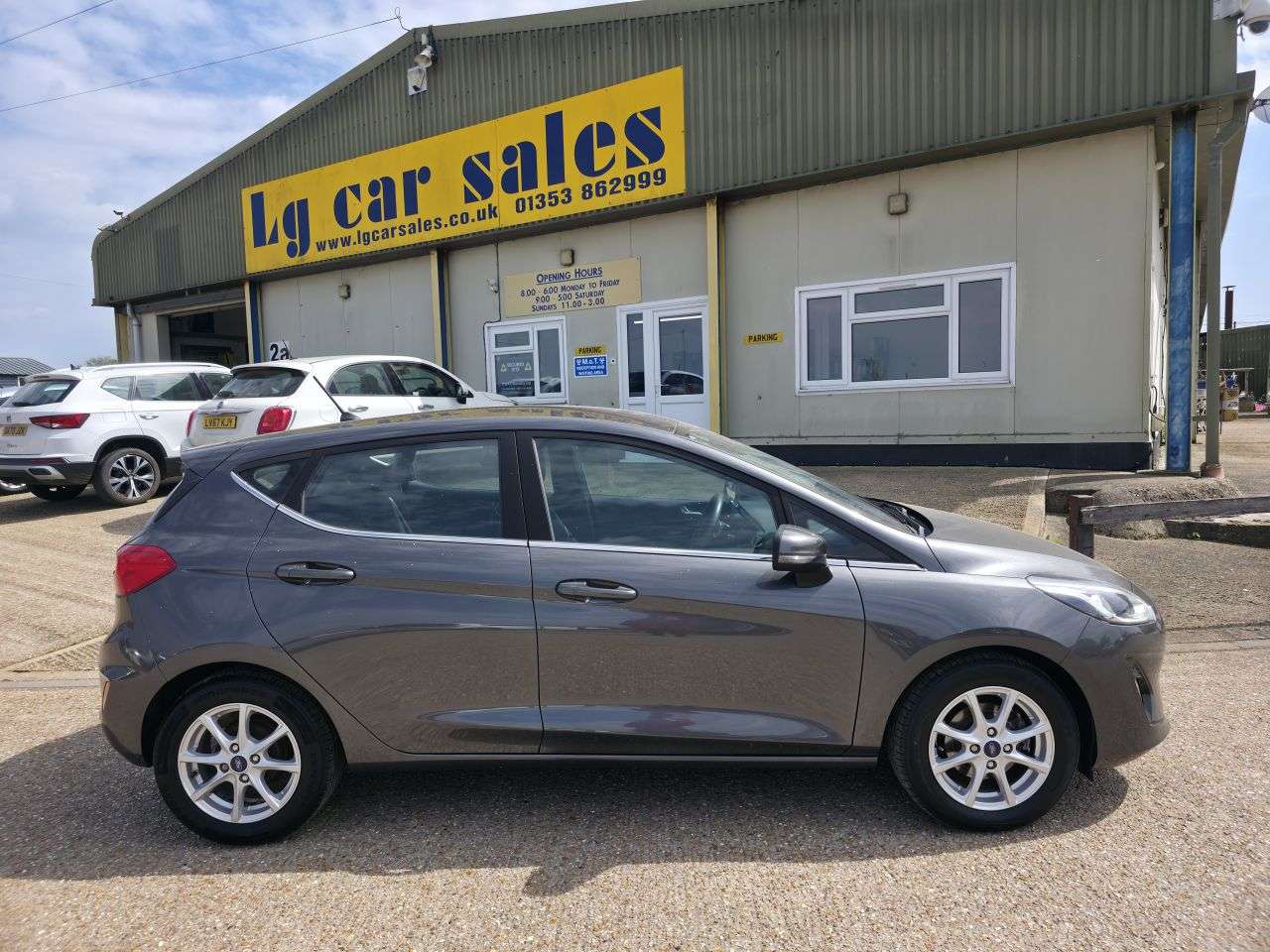 A 2018 FORD FIESTA 1.0T EcoBoost Zetec Hatchback 5dr Petrol Manual Euro 6 (s/s) (100 ps) A 2018 FORD FIESTA 1.0T EcoBoost Zetec Hatchback 5dr Petrol Manual Euro 6 (s/s) (100 ps)