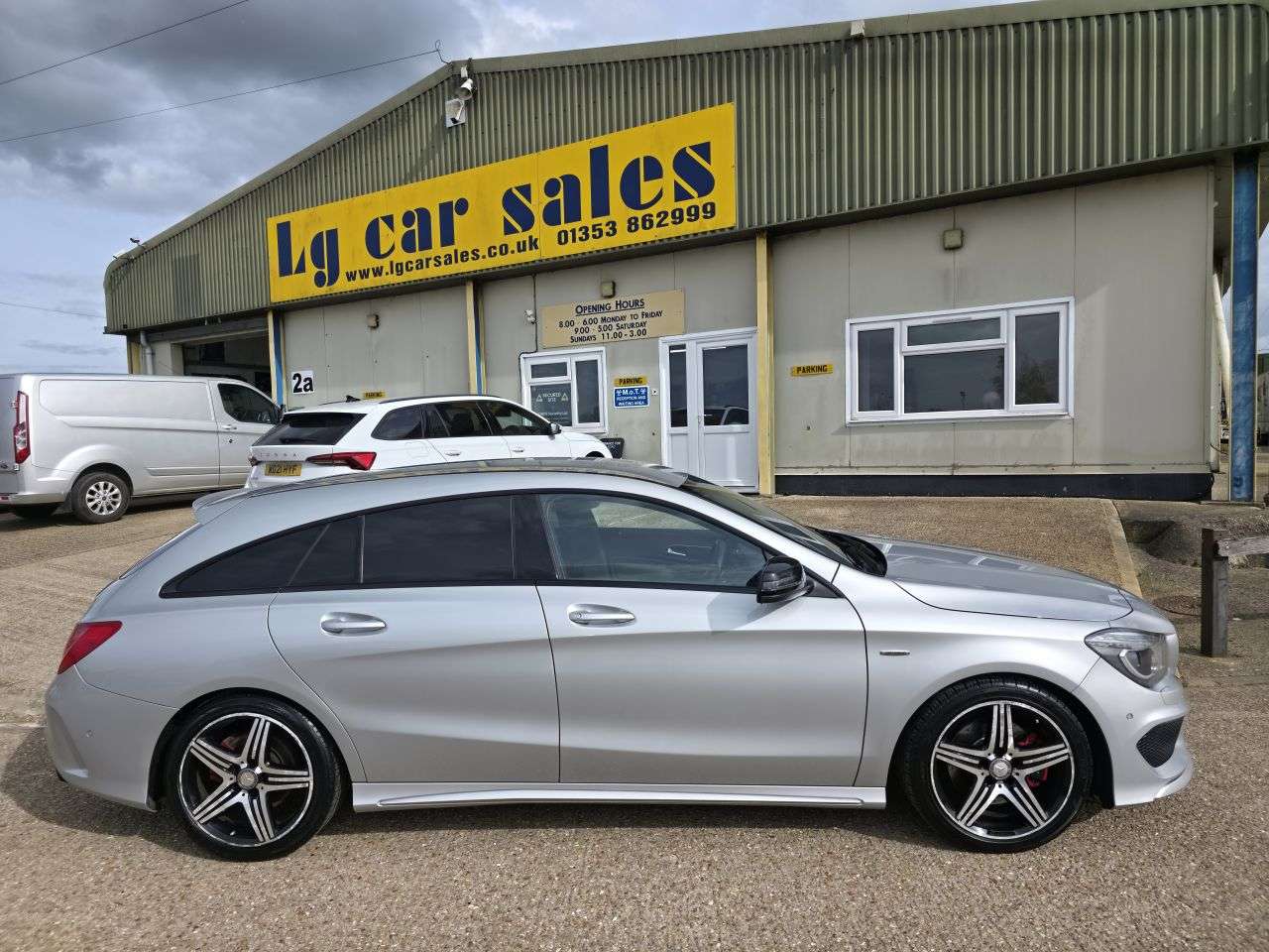 A 2015 MERCEDES-BENZ CLA 2.0 CLA250 Engineered by AMG Shooting Brake 5dr Petrol 7G-DCT 4MATIC Euro 6 A 2015 MERCEDES-BENZ CLA 2.0 CLA250 Engineered by AMG Shooting Brake 5dr Petrol 7G-DCT 4MATIC Euro 6