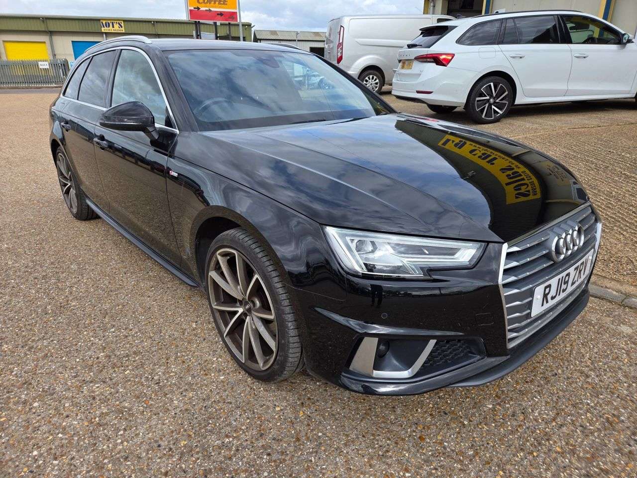 A 2019 AUDI A4 AVANT 2.0 TFSI 35 S line Estate 5dr Petrol S Tronic Euro 6 (s/s) (150 ps) A 2019 AUDI A4 AVANT 2.0 TFSI 35 S line Estate 5dr Petrol S Tronic Euro 6 (s/s) (150 ps)