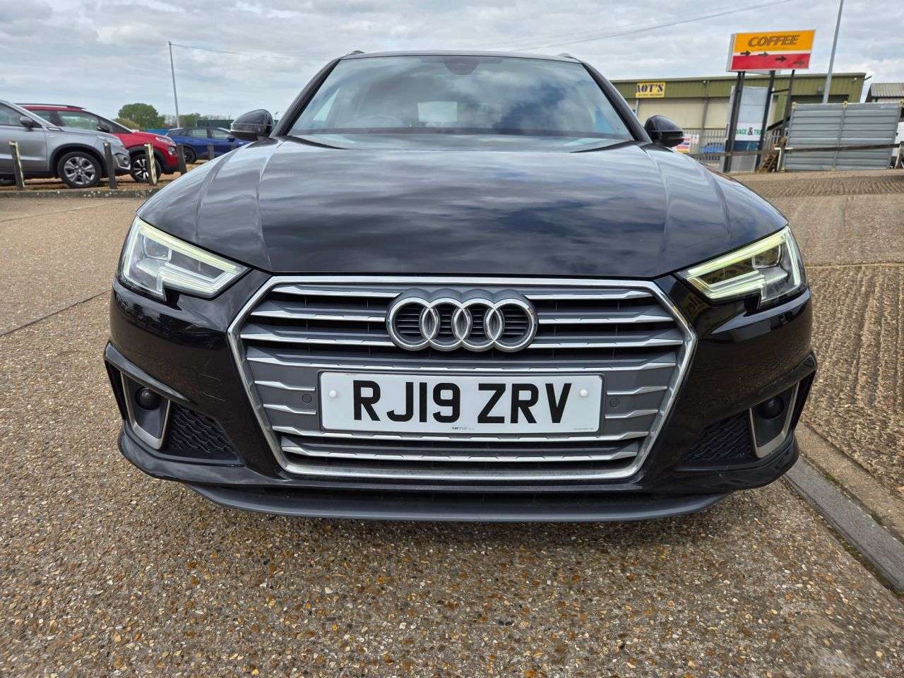 A 2019 AUDI A4 AVANT 2.0 TFSI 35 S line Estate 5dr Petrol S Tronic Euro 6 (s/s) (150 ps) A 2019 AUDI A4 AVANT 2.0 TFSI 35 S line Estate 5dr Petrol S Tronic Euro 6 (s/s) (150 ps)