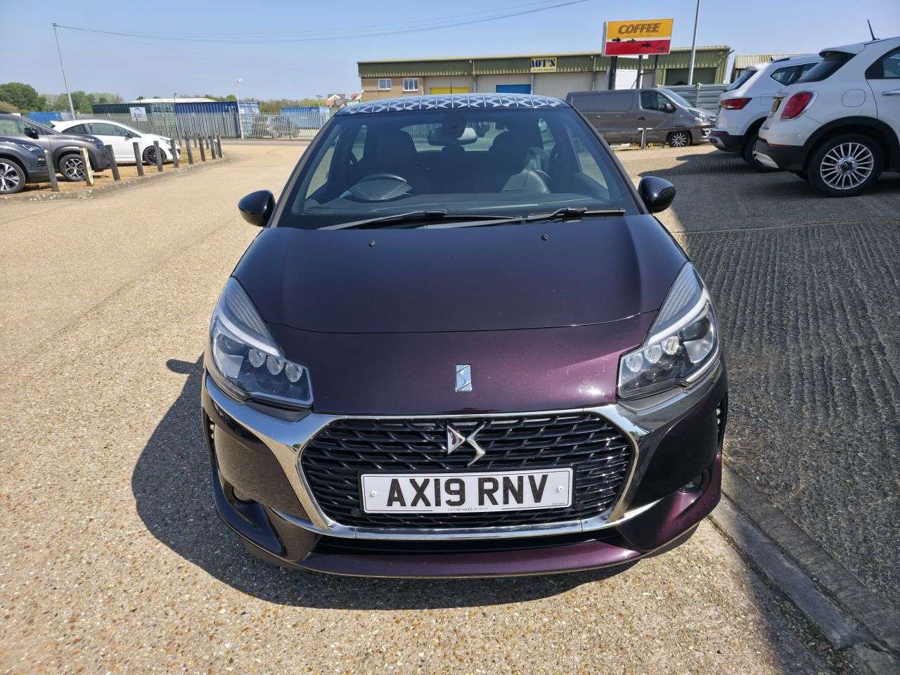 A 2019 DS AUTOMOBILES DS 3 1.2 PureTech Forever Hatchback 3dr Petrol EAT6 Euro 6 (s/s) (110 ps) A 2019 DS AUTOMOBILES DS 3 1.2 PureTech Forever Hatchback 3dr Petrol EAT6 Euro 6 (s/s) (110 ps)
