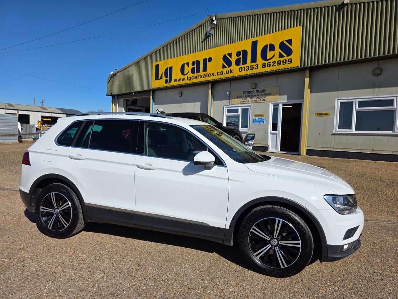 2018 VOLKSWAGEN TIGUAN 2018 VOLKSWAGEN TIGUAN