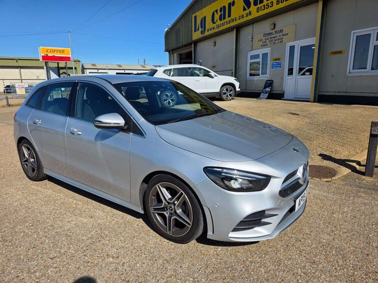 A 2019 MERCEDES-BENZ B-CLASS 1.3 B200 AMG Line (Executive) MPV 5dr Petrol 7G-DCT Euro 6 (s/s) (163 ps) A 2019 MERCEDES-BENZ B-CLASS 1.3 B200 AMG Line (Executive) MPV 5dr Petrol 7G-DCT Euro 6 (s/s) (163 ps)