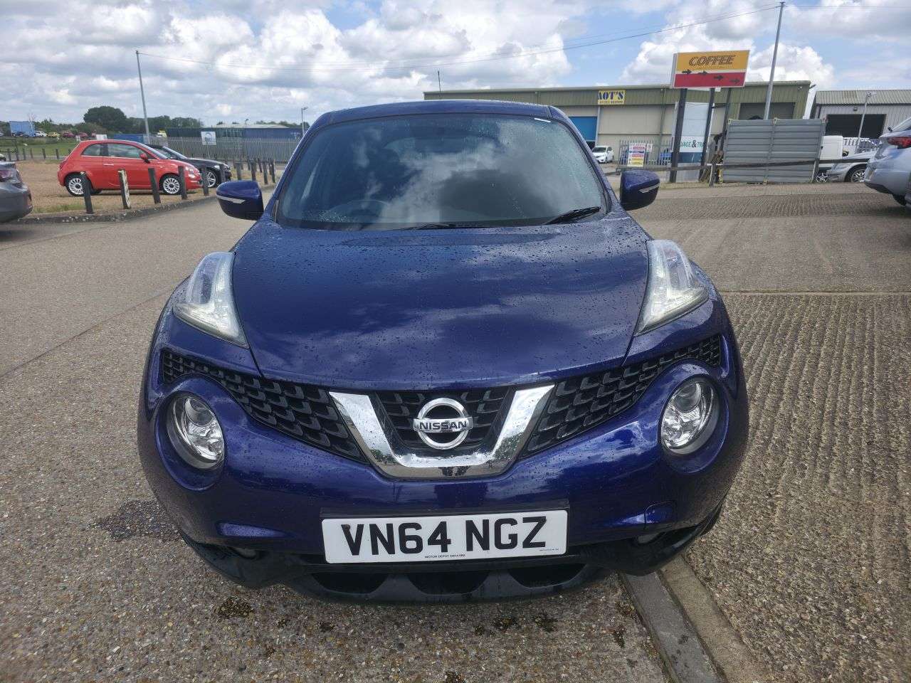 A 2014 NISSAN JUKE 1.5 dCi 8v Acenta Premium SUV 5dr Diesel Manual Euro 5 (s/s) (110 ps) A 2014 NISSAN JUKE 1.5 dCi 8v Acenta Premium SUV 5dr Diesel Manual Euro 5 (s/s) (110 ps)