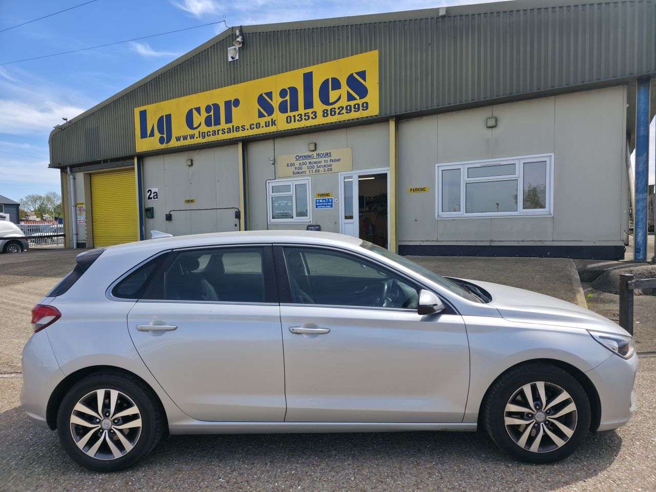 A 2018 HYUNDAI I30 1.0 T-GDi Blue Drive SE Nav Hatchback 5dr Petrol Manual Euro 6 (s/s) (120 p A 2018 HYUNDAI I30 1.0 T-GDi Blue Drive SE Nav Hatchback 5dr Petrol Manual Euro 6 (s/s) (120 p