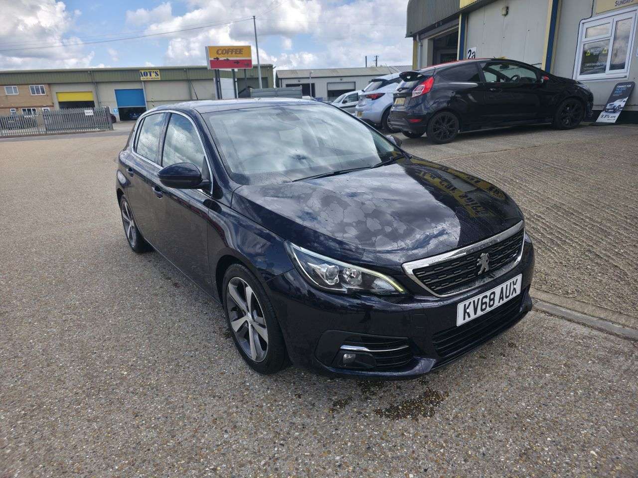 A 2018 PEUGEOT 308 1.5 BlueHDi Allure Hatchback 5dr Diesel Manual Euro 6 (s/s) (130 ps) A 2018 PEUGEOT 308 1.5 BlueHDi Allure Hatchback 5dr Diesel Manual Euro 6 (s/s) (130 ps)