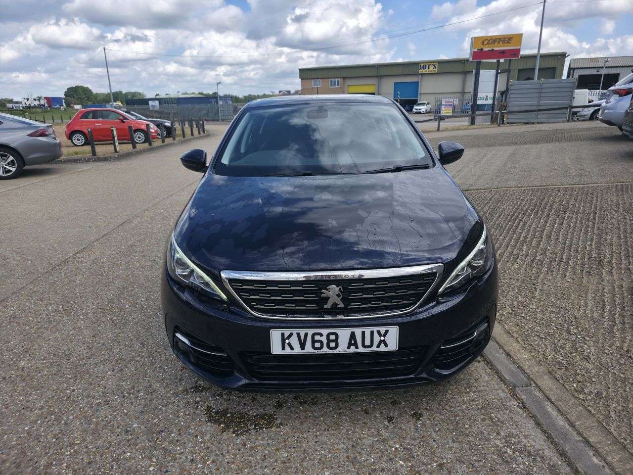 A 2018 PEUGEOT 308 1.5 BlueHDi Allure Hatchback 5dr Diesel Manual Euro 6 (s/s) (130 ps) A 2018 PEUGEOT 308 1.5 BlueHDi Allure Hatchback 5dr Diesel Manual Euro 6 (s/s) (130 ps)