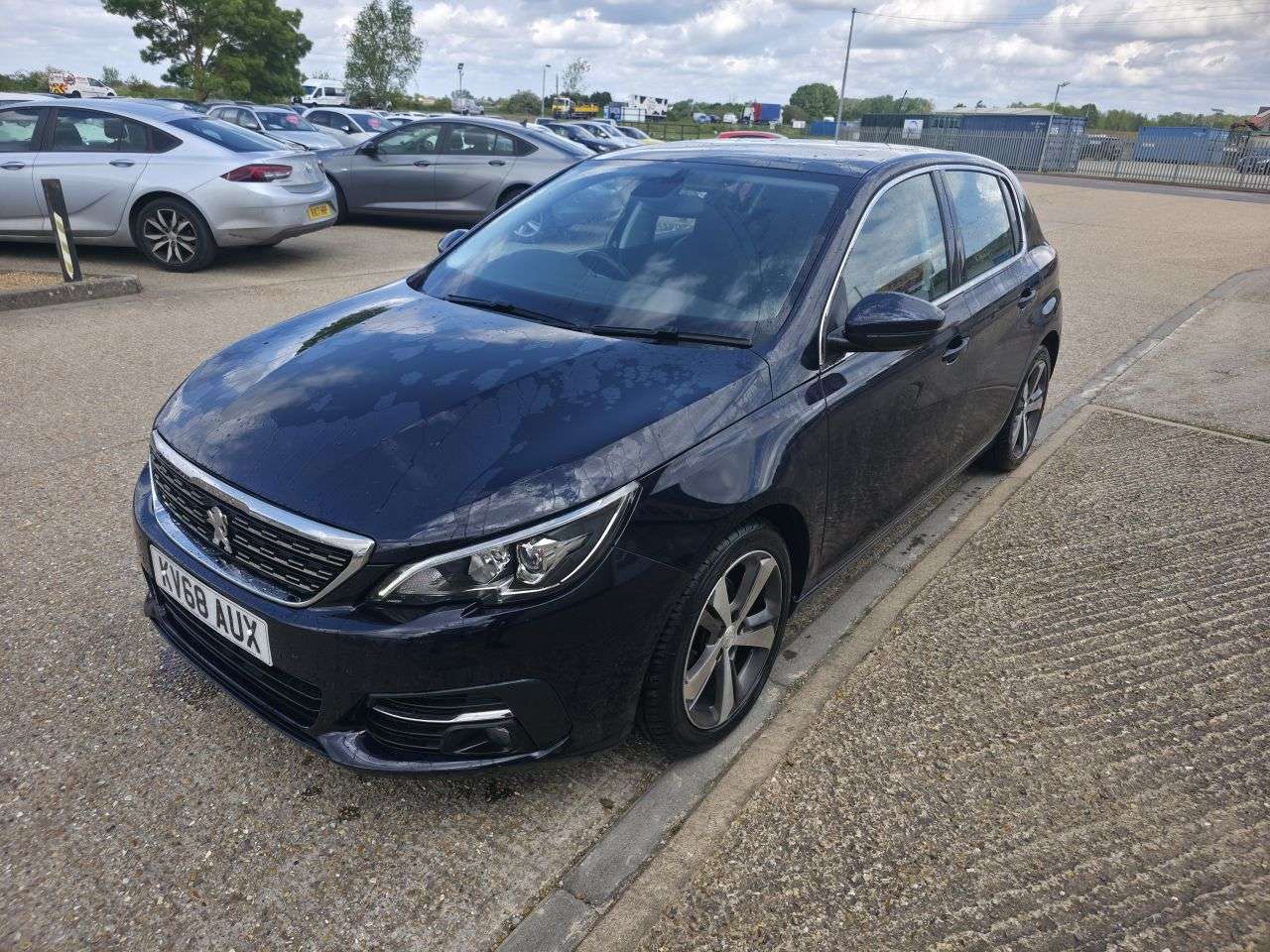 A 2018 PEUGEOT 308 1.5 BlueHDi Allure Hatchback 5dr Diesel Manual Euro 6 (s/s) (130 ps) A 2018 PEUGEOT 308 1.5 BlueHDi Allure Hatchback 5dr Diesel Manual Euro 6 (s/s) (130 ps)