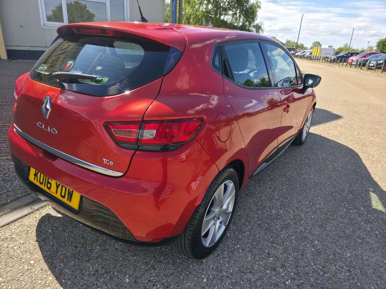 2016 RENAULT CLIO 2016 RENAULT CLIO