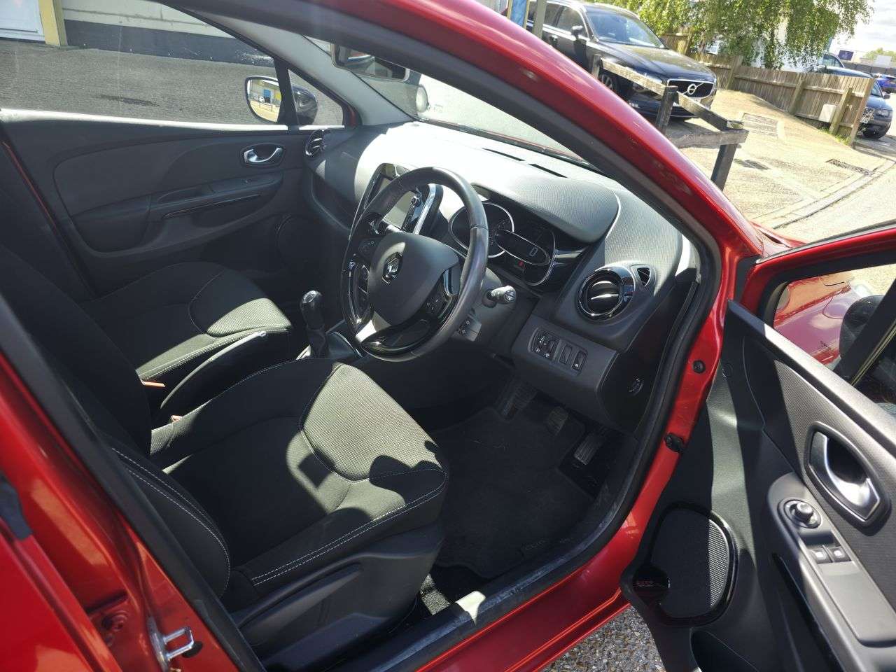 2016 RENAULT CLIO 2016 RENAULT CLIO