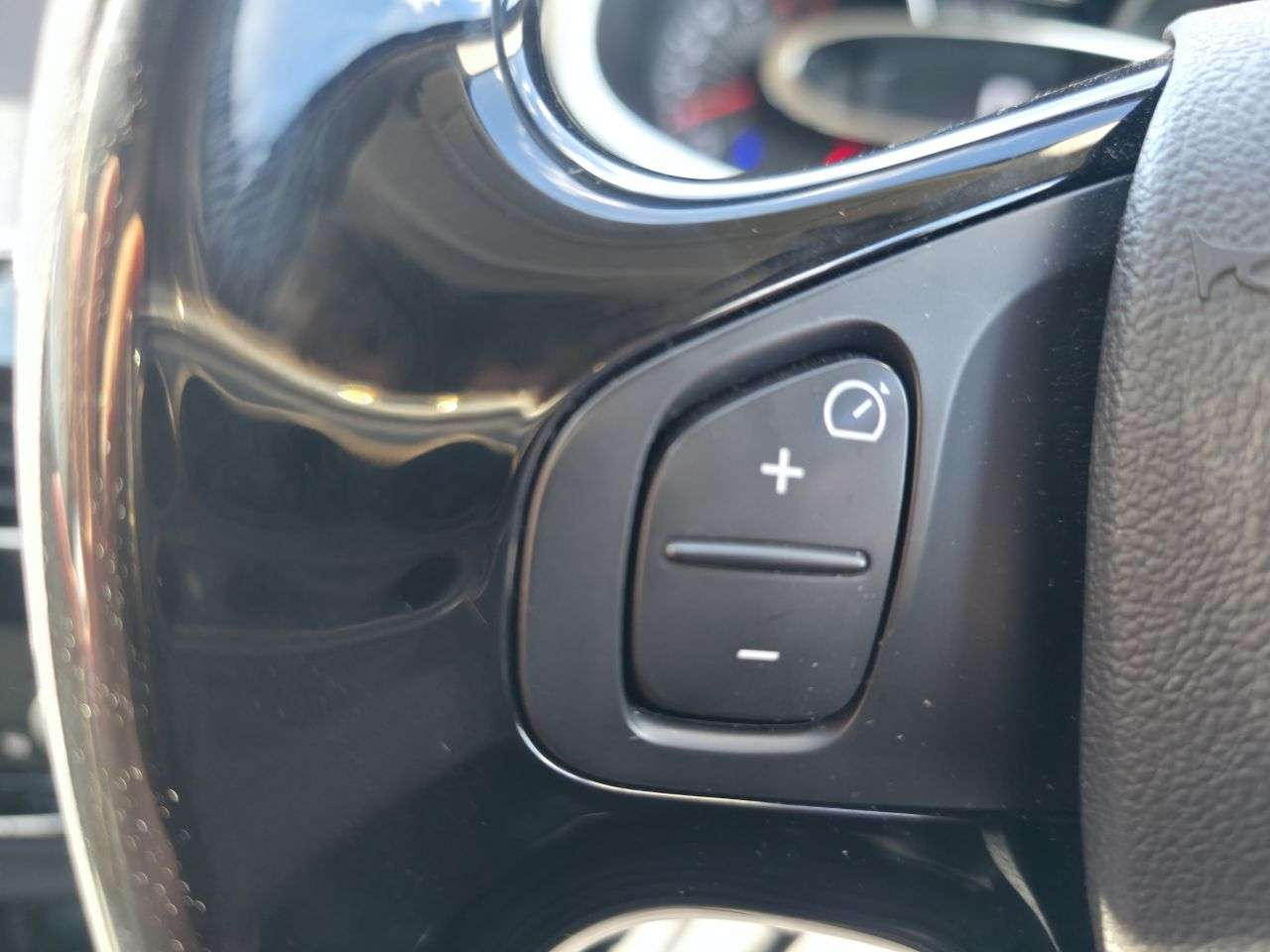 2016 RENAULT CLIO 2016 RENAULT CLIO