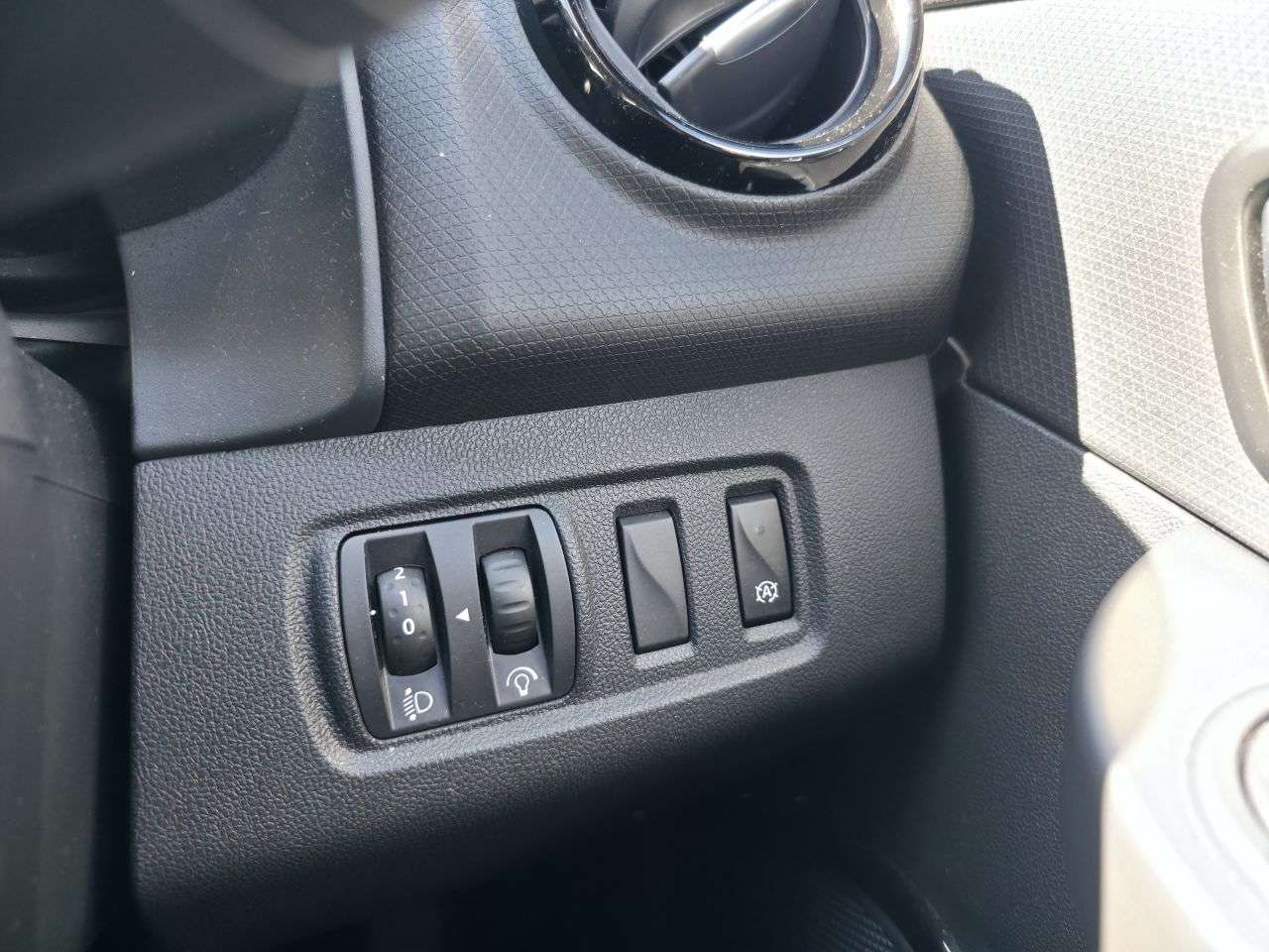 2016 RENAULT CLIO 2016 RENAULT CLIO