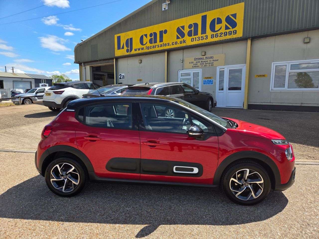 A 2020 CITROEN C3 1.2 PureTech Flair Hatchback 5dr Petrol Manual Euro 6 (s/s) (83 ps) A 2020 CITROEN C3 1.2 PureTech Flair Hatchback 5dr Petrol Manual Euro 6 (s/s) (83 ps)