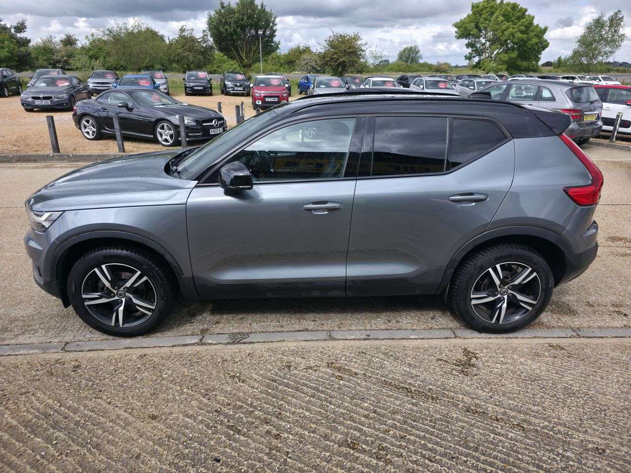2019 VOLVO XC40 2019 VOLVO XC40