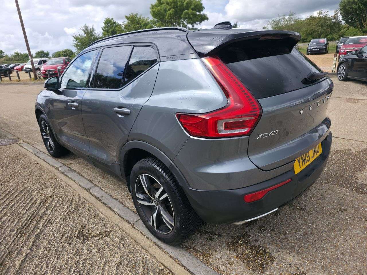 2019 VOLVO XC40 2019 VOLVO XC40