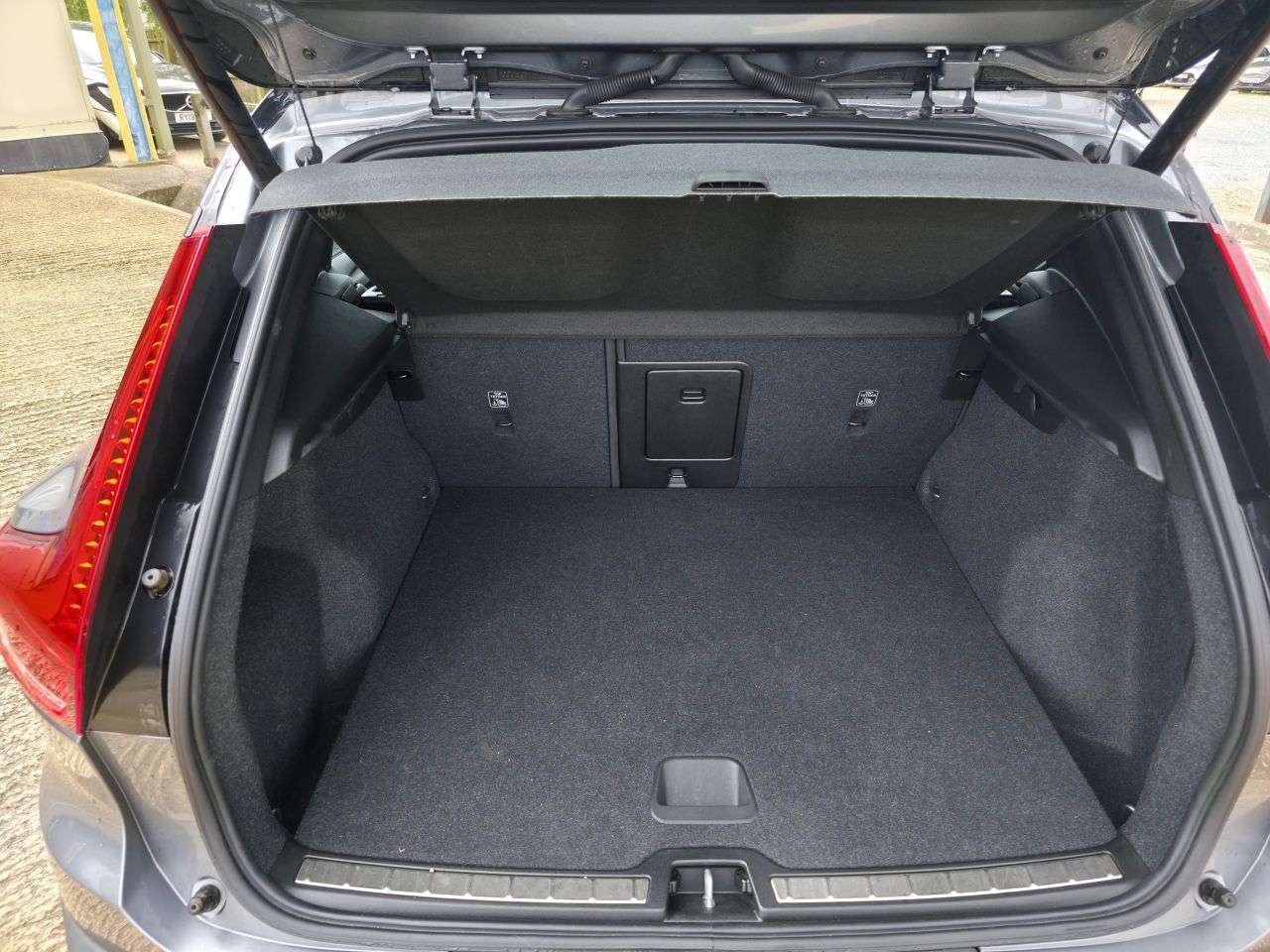 2019 VOLVO XC40 2019 VOLVO XC40