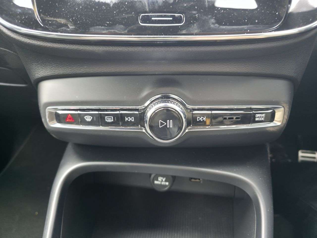 2019 VOLVO XC40 2019 VOLVO XC40