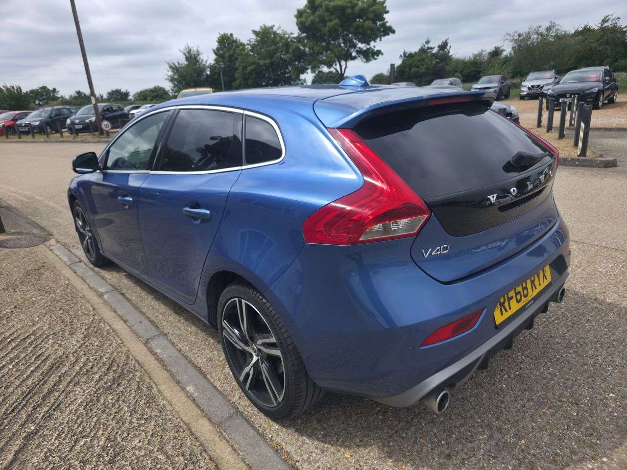 2018 VOLVO V40 2018 VOLVO V40