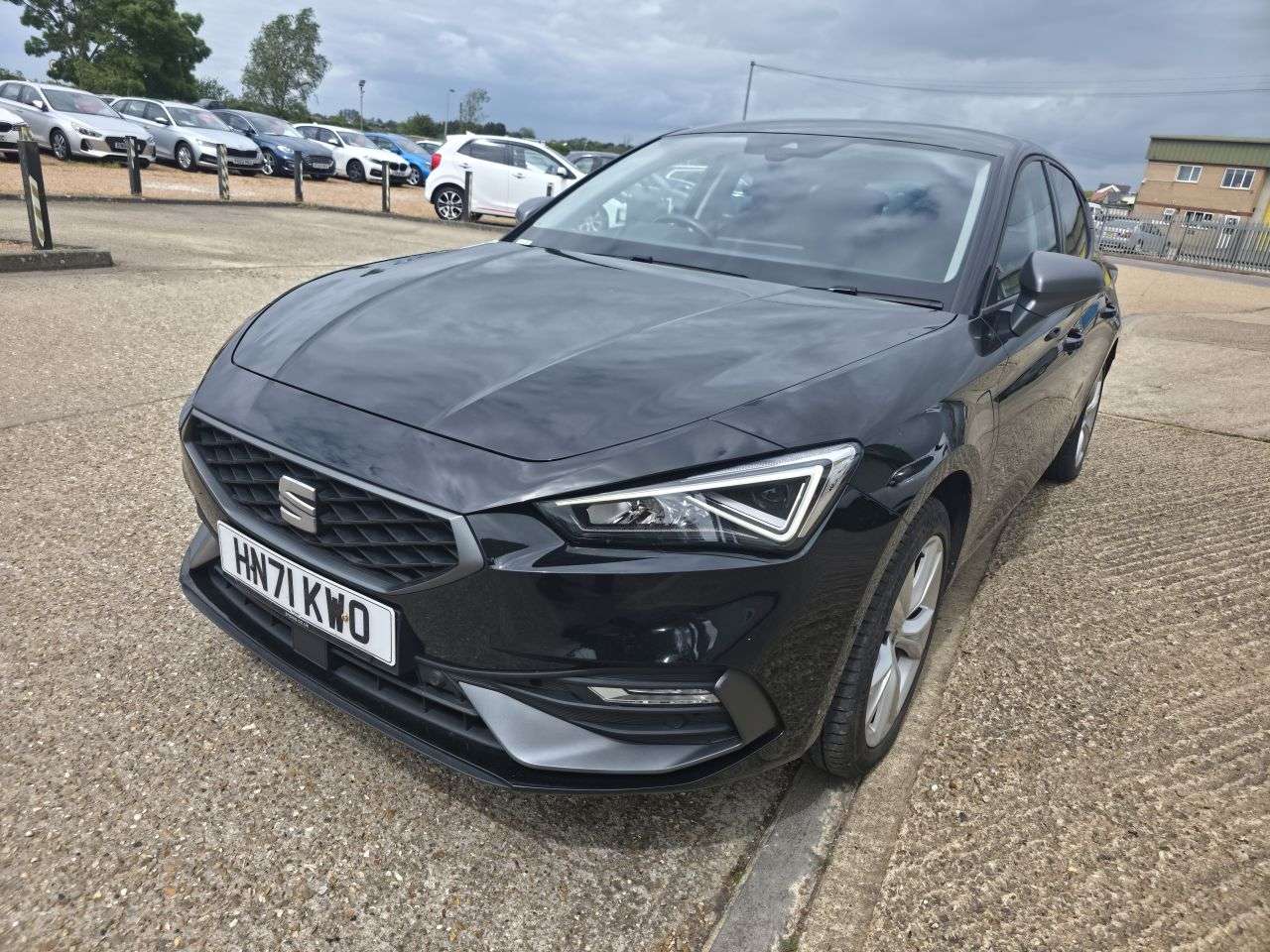 A 2021 SEAT LEON 1.4 eHybrid 12.8kWh FR Hatchback 5dr Petrol Plug-in Hybrid DSG Euro 6 (s/s) A 2021 SEAT LEON 1.4 eHybrid 12.8kWh FR Hatchback 5dr Petrol Plug-in Hybrid DSG Euro 6 (s/s)