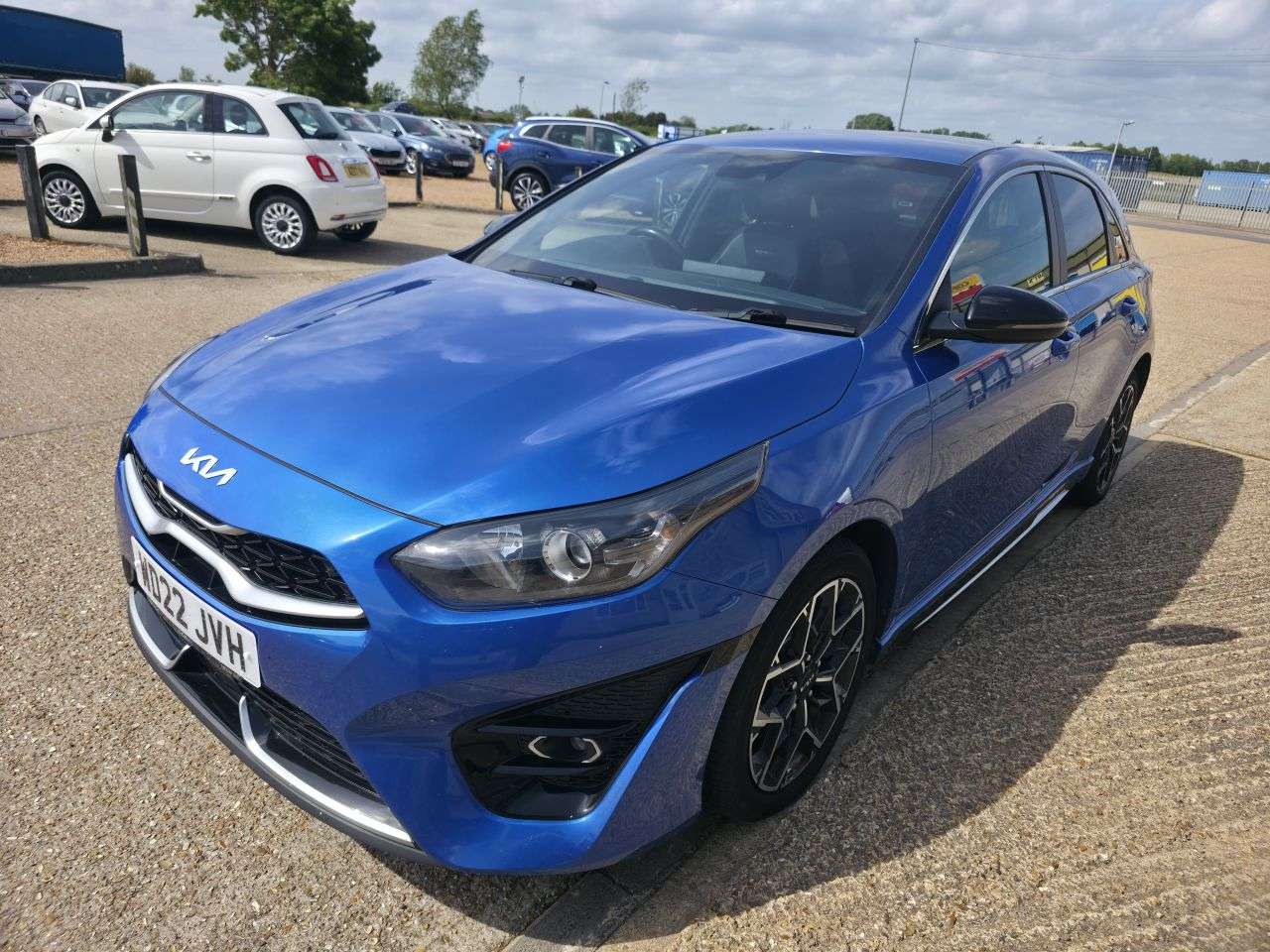 A 2022 KIA CEED 1.5 T-GDi GT-Line Hatchback 5dr Petrol Manual Euro 6 (s/s) (158 bhp) A 2022 KIA CEED 1.5 T-GDi GT-Line Hatchback 5dr Petrol Manual Euro 6 (s/s) (158 bhp)