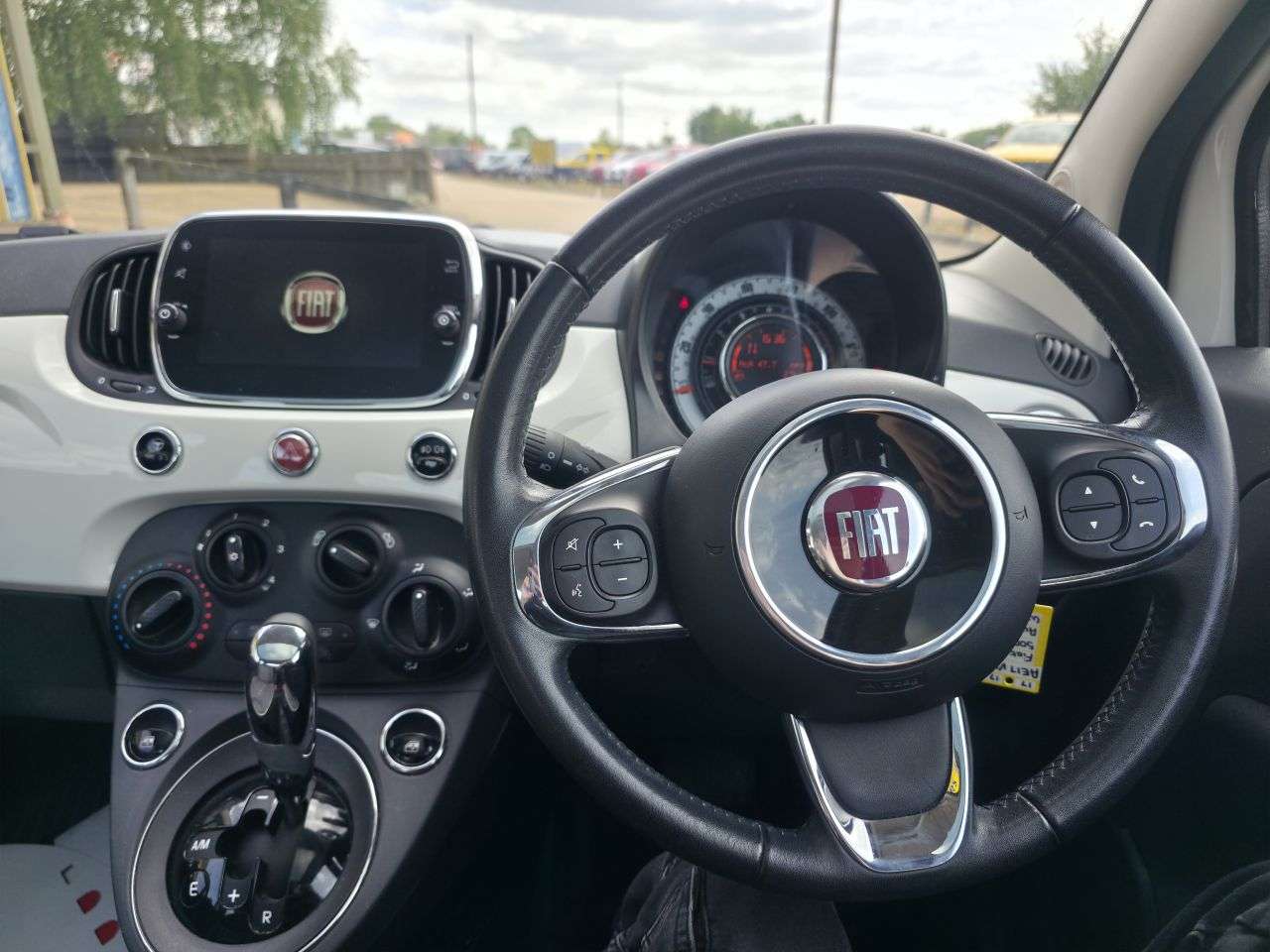 2017 FIAT 500 2017 FIAT 500