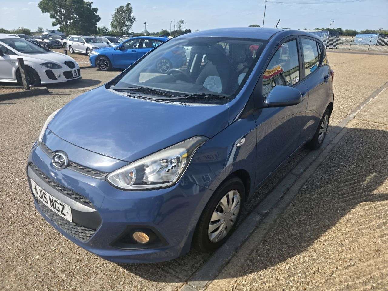 A 2015 HYUNDAI I10 1.2 SE Hatchback 5dr Petrol Auto Euro 5 (87 ps) A 2015 HYUNDAI I10 1.2 SE Hatchback 5dr Petrol Auto Euro 5 (87 ps)
