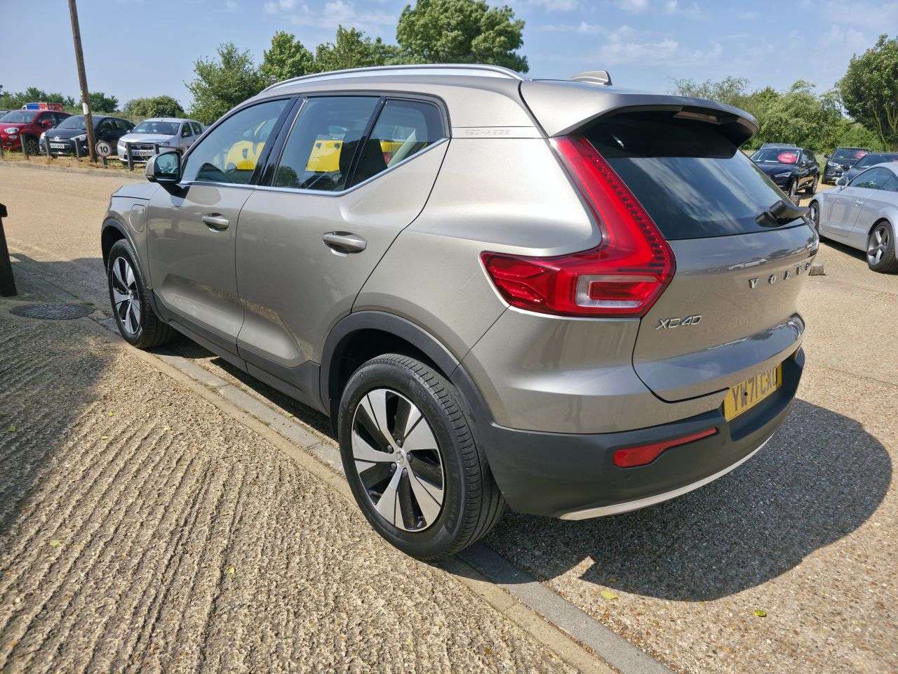 2022 VOLVO XC40 2022 VOLVO XC40