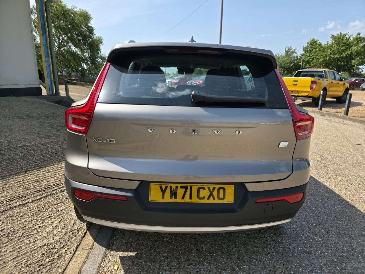 2022 VOLVO XC40 2022 VOLVO XC40
