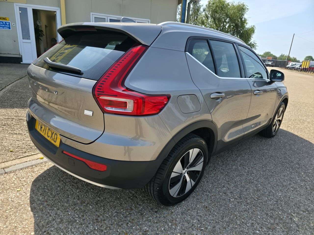 2022 VOLVO XC40 2022 VOLVO XC40