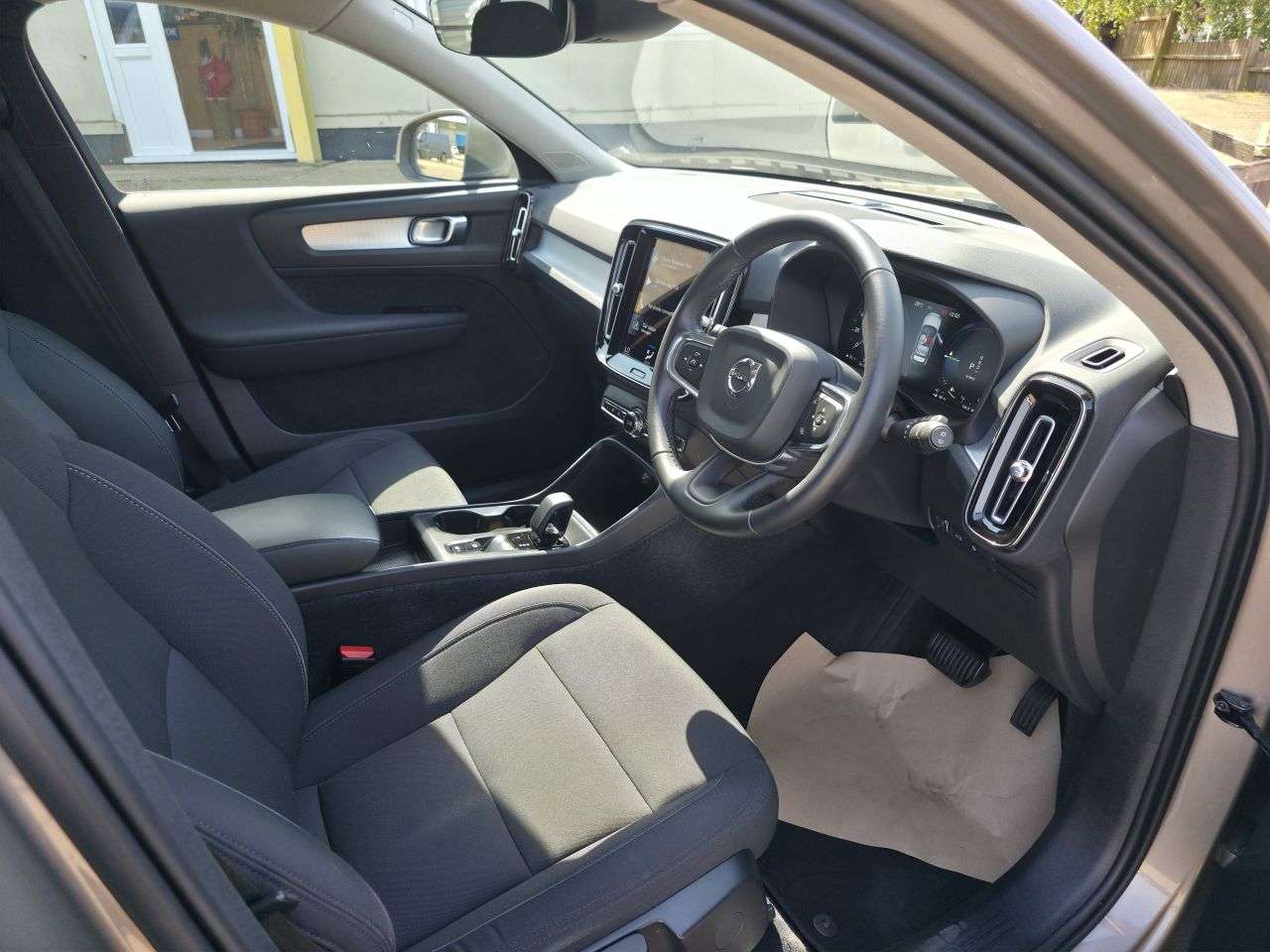 2022 VOLVO XC40 2022 VOLVO XC40