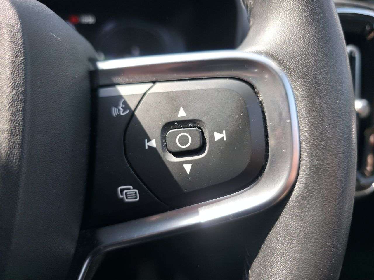 2022 VOLVO XC40 2022 VOLVO XC40