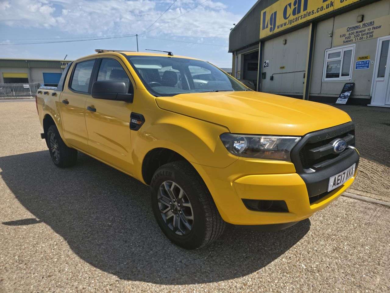 A 2017 FORD RANGER 2.2 TDCi XL Super Pickup Extended Cab 4dr Diesel Manual 4WD Euro 5 (150 ps) A 2017 FORD RANGER 2.2 TDCi XL Super Pickup Extended Cab 4dr Diesel Manual 4WD Euro 5 (150 ps)