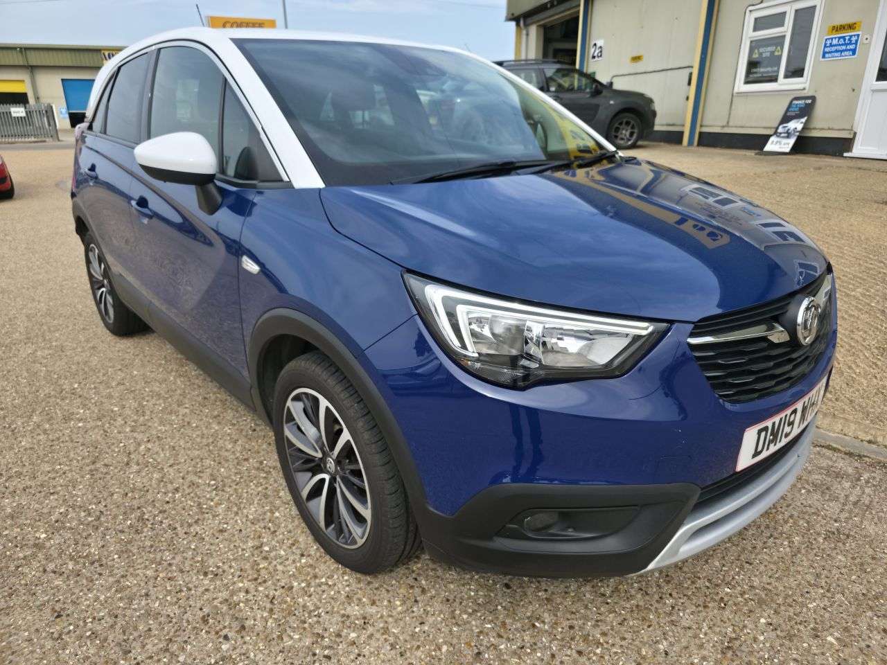A 2019 VAUXHALL CROSSLAND X 1.2 Turbo GPF Elite SUV 5dr Petrol Manual Euro 6 (s/s) (130 ps) A 2019 VAUXHALL CROSSLAND X 1.2 Turbo GPF Elite SUV 5dr Petrol Manual Euro 6 (s/s) (130 ps)