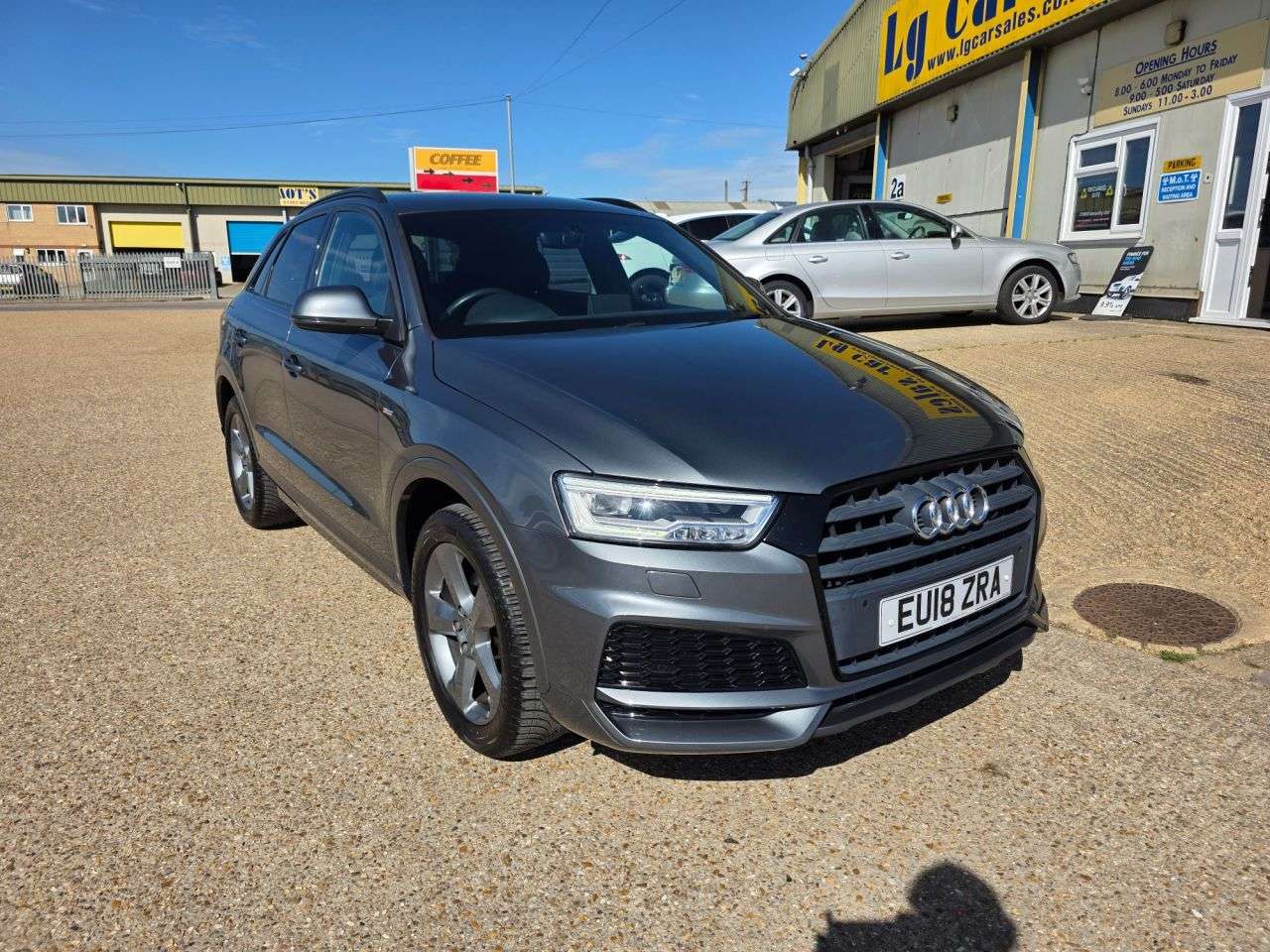 A 2018 AUDI Q3 1.4 TFSI CoD S line Edition SUV 5dr Petrol S Tronic Euro 6 (s/s) (150 ps) A 2018 AUDI Q3 1.4 TFSI CoD S line Edition SUV 5dr Petrol S Tronic Euro 6 (s/s) (150 ps)