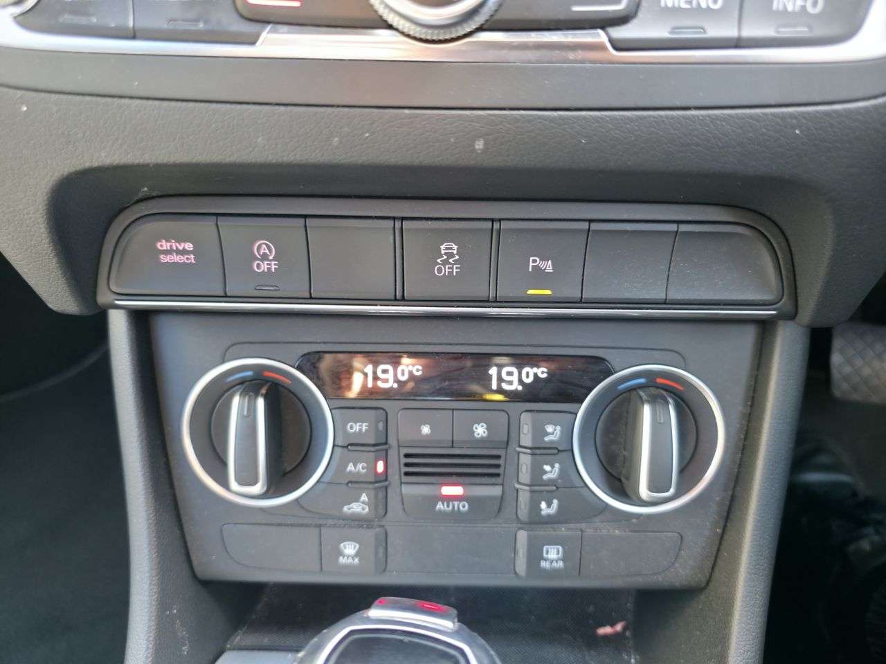 2018 AUDI Q3 2018 AUDI Q3