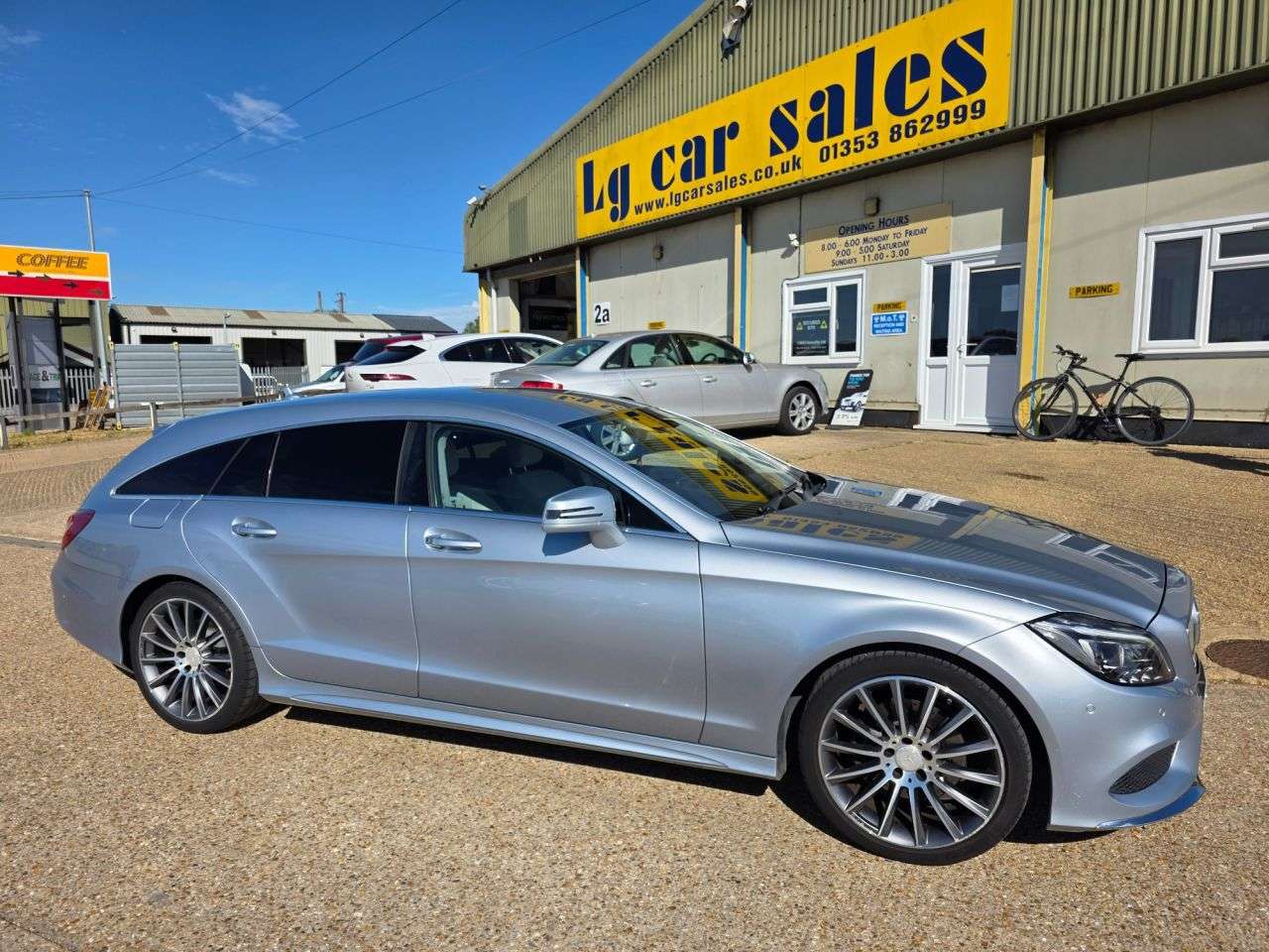 A 2014 MERCEDES-BENZ CLS CLASS 2.1 CLS220 BlueTEC AMG Line Shooting Brake 5dr Diesel G-Tronic+ Euro 6 (s/s A 2014 MERCEDES-BENZ CLS CLASS 2.1 CLS220 BlueTEC AMG Line Shooting Brake 5dr Diesel G-Tronic+ Euro 6 (s/s