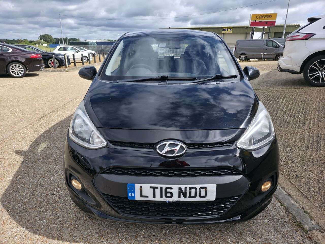 A 2016 HYUNDAI I10 1.0 SE Hatchback 5dr Petrol Manual Euro 5 (66 ps) A 2016 HYUNDAI I10 1.0 SE Hatchback 5dr Petrol Manual Euro 5 (66 ps)