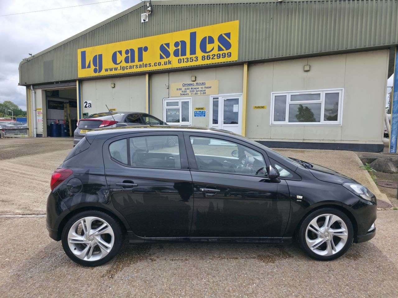 A 2017 VAUXHALL CORSA 1.4i ecoFLEX SRi VX Line Hatchback 5dr Petrol Manual Euro 6 (90 ps) A 2017 VAUXHALL CORSA 1.4i ecoFLEX SRi VX Line Hatchback 5dr Petrol Manual Euro 6 (90 ps)