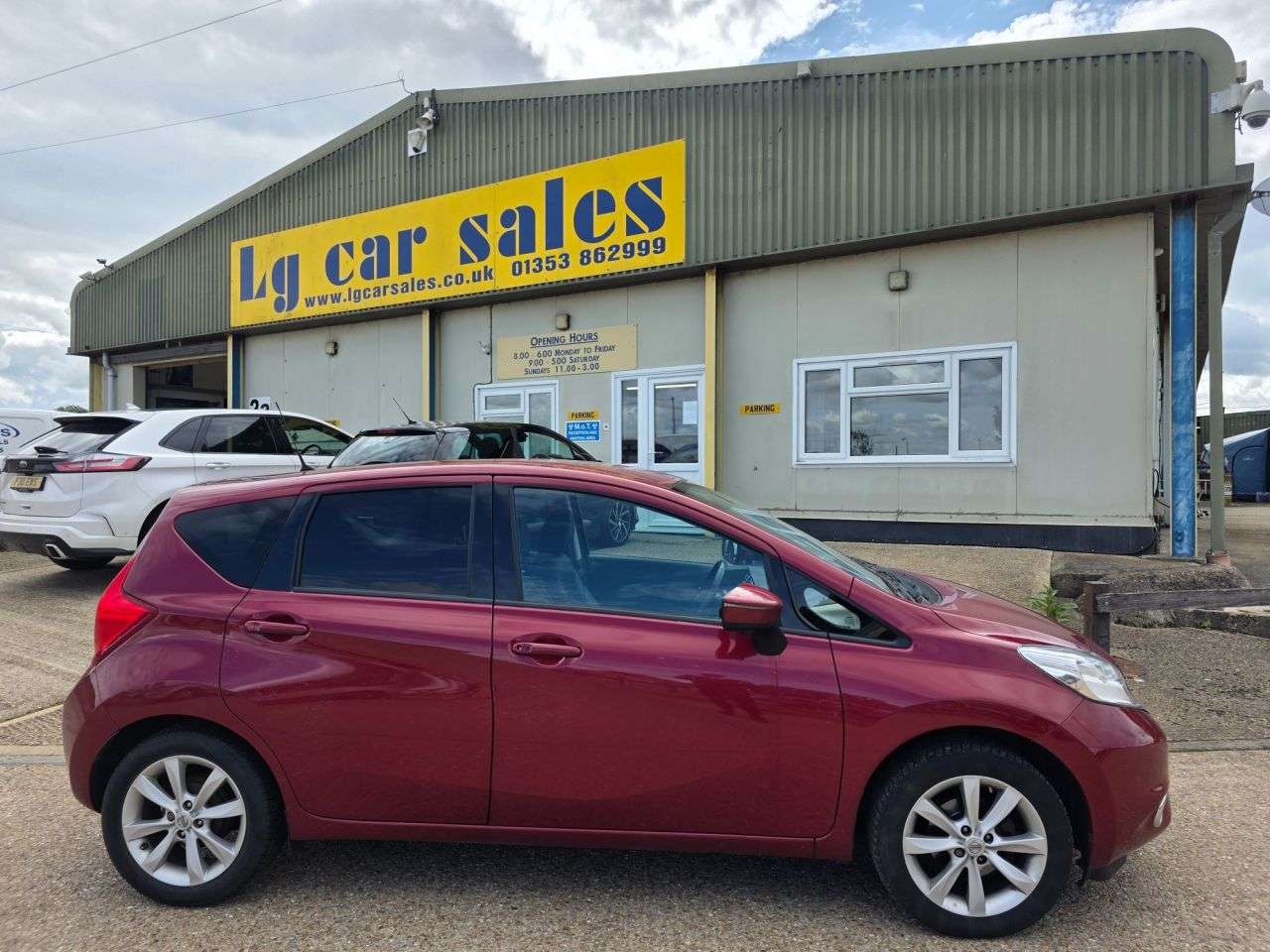 A 2016 NISSAN NOTE 1.2 DIG-S Tekna Hatchback 5dr Petrol Manual Euro 6 (s/s) (98 ps) A 2016 NISSAN NOTE 1.2 DIG-S Tekna Hatchback 5dr Petrol Manual Euro 6 (s/s) (98 ps)