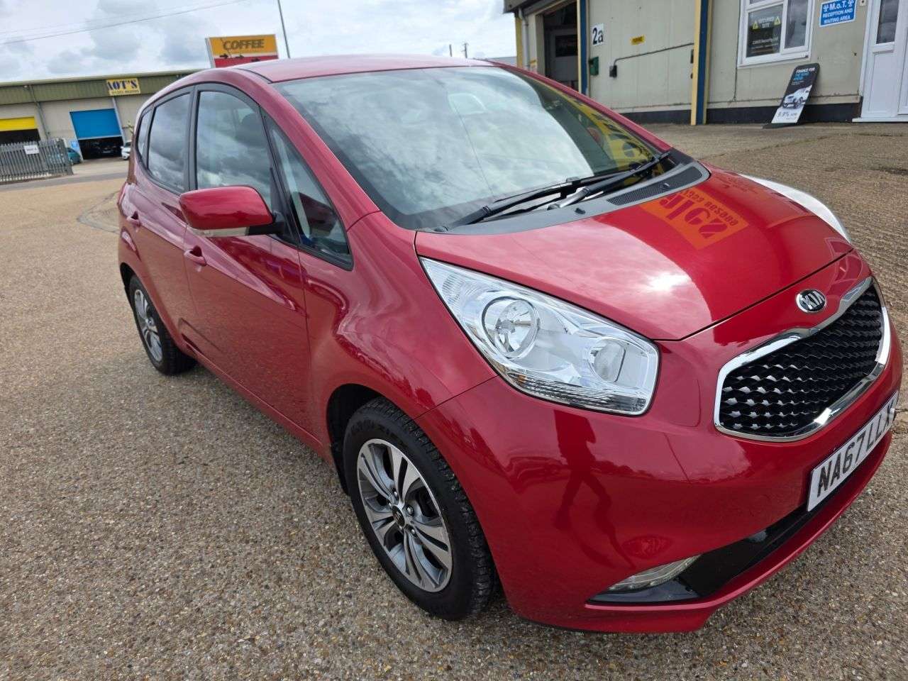 A 2017 KIA VENGA 1.6 3 MPV 5dr Petrol Auto Euro 6 (123 bhp) A 2017 KIA VENGA 1.6 3 MPV 5dr Petrol Auto Euro 6 (123 bhp)