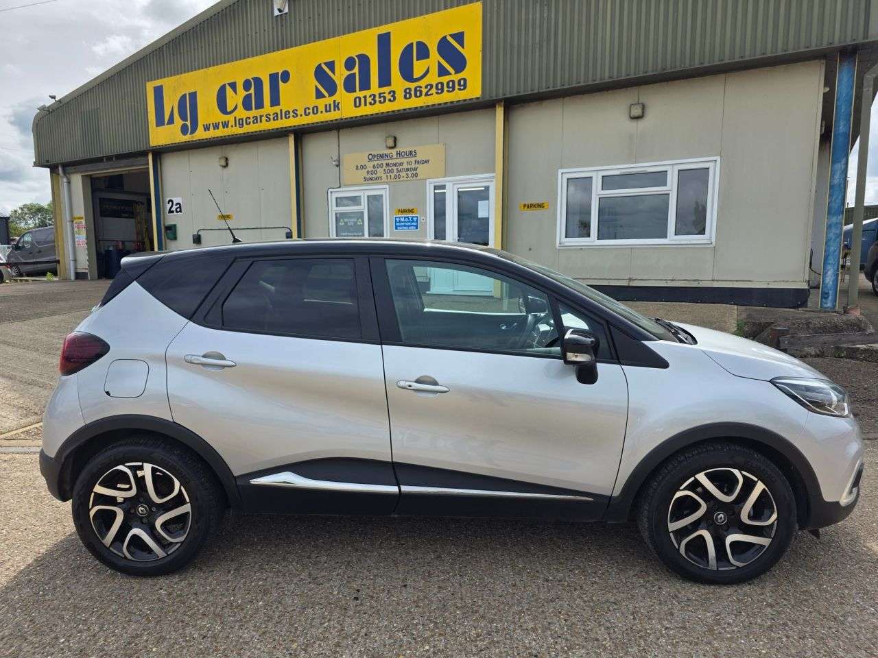 A 2019 RENAULT CAPTUR 1.5 dCi ENERGY Iconic SUV 5dr Diesel EDC Euro 6 (s/s) (90 ps) A 2019 RENAULT CAPTUR 1.5 dCi ENERGY Iconic SUV 5dr Diesel EDC Euro 6 (s/s) (90 ps)